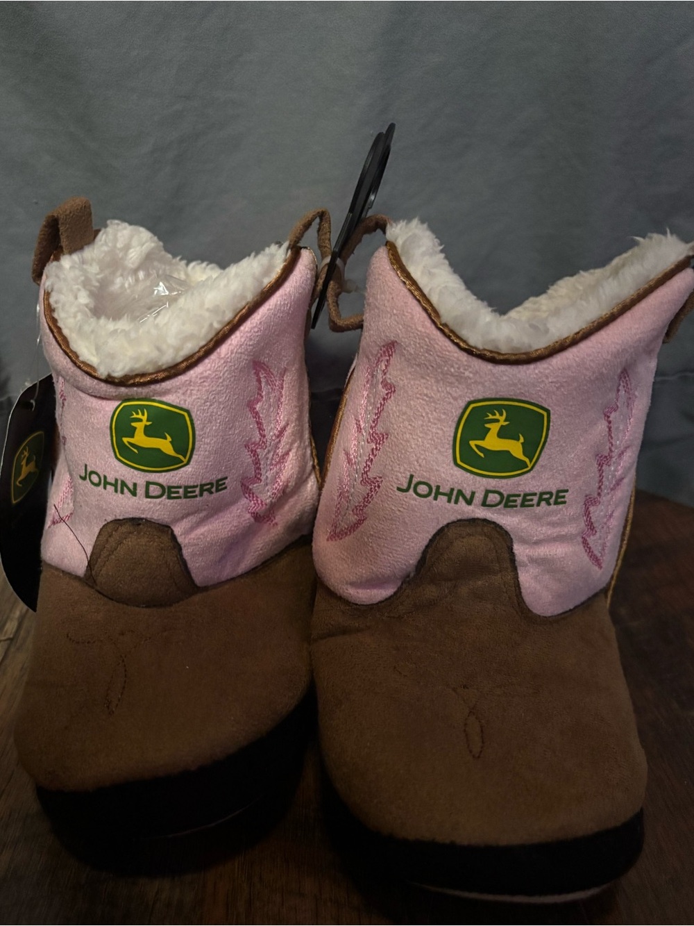 John Deere light pink Sherpa lined boot slippers size 9/10-nwt